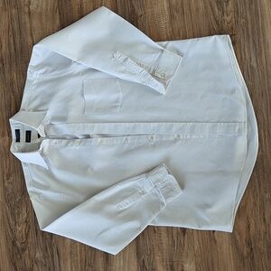 EUC Men's White Button Down Dress Shirt